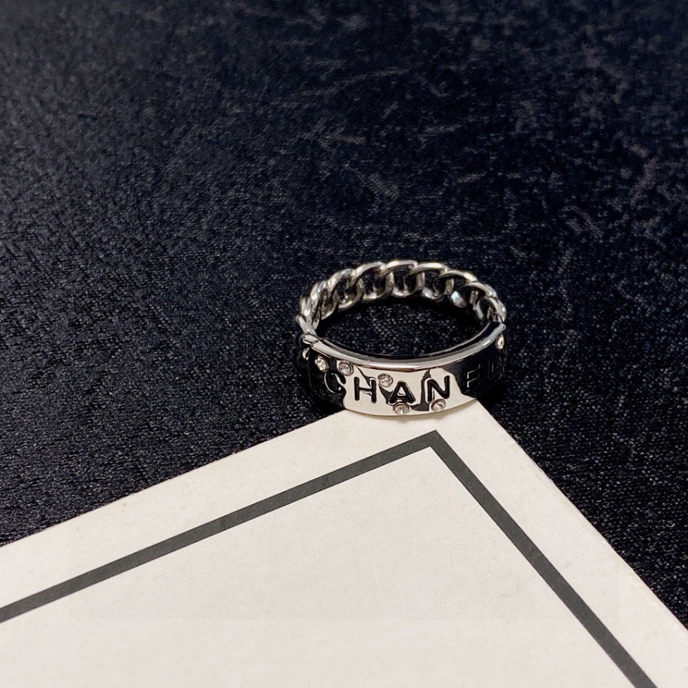 Chanel monogram CC ring set with diamonds - Picture 1 of 5
